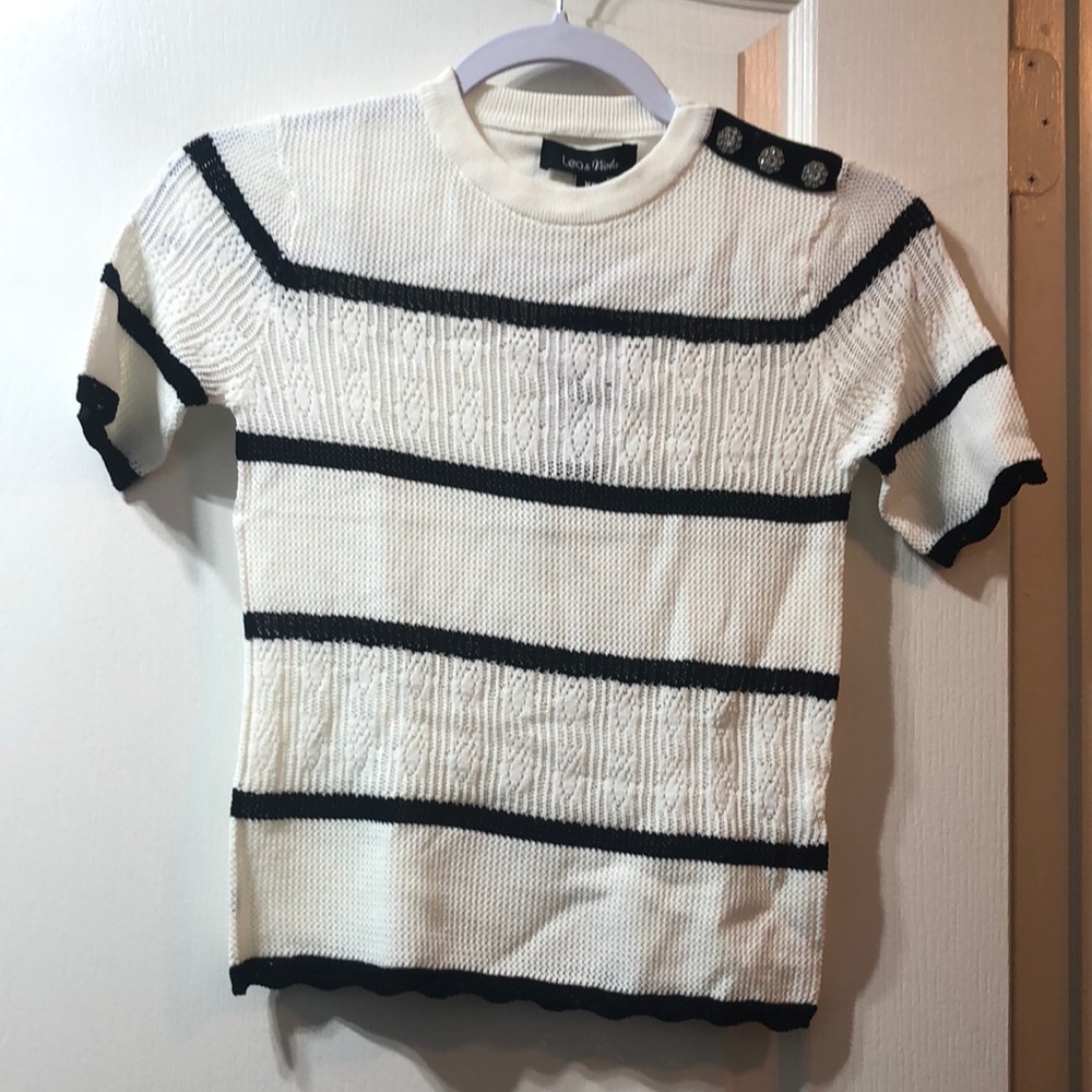 NWT Lea&Viola beautiful white and black sweater.